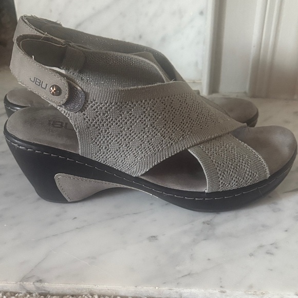 JBU Alyssa Wedge Gray Sandals - Picture 2 of 6